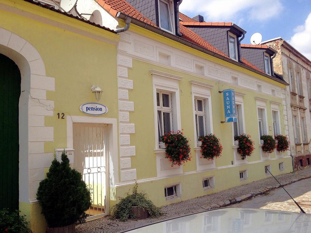 Pension & Sauna Am Lorenz Calbe Exterior photo