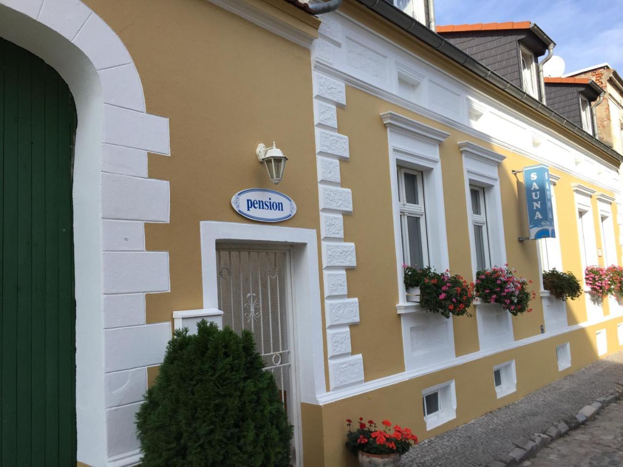 Pension & Sauna Am Lorenz Calbe Exterior photo