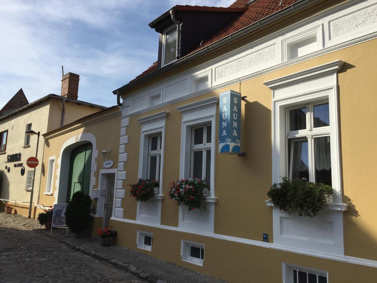 Pension & Sauna Am Lorenz Calbe Exterior photo